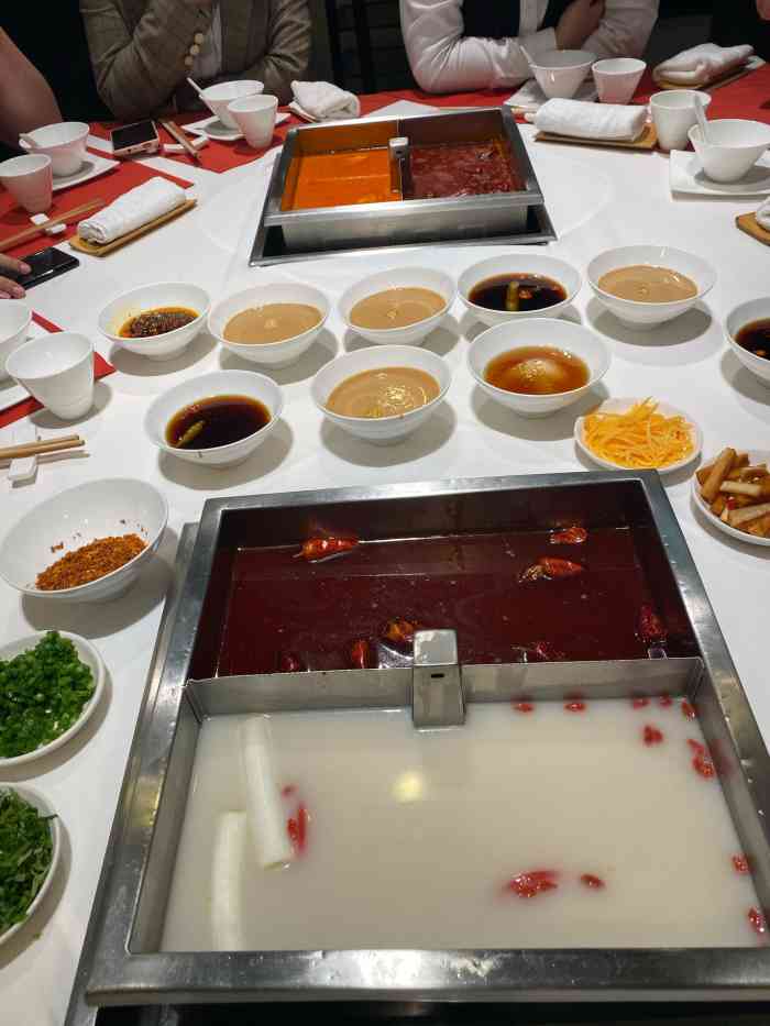 皇城老妈火锅(港湾店)-"vip佩奇周单身汉的每一天都为了吃啥而.