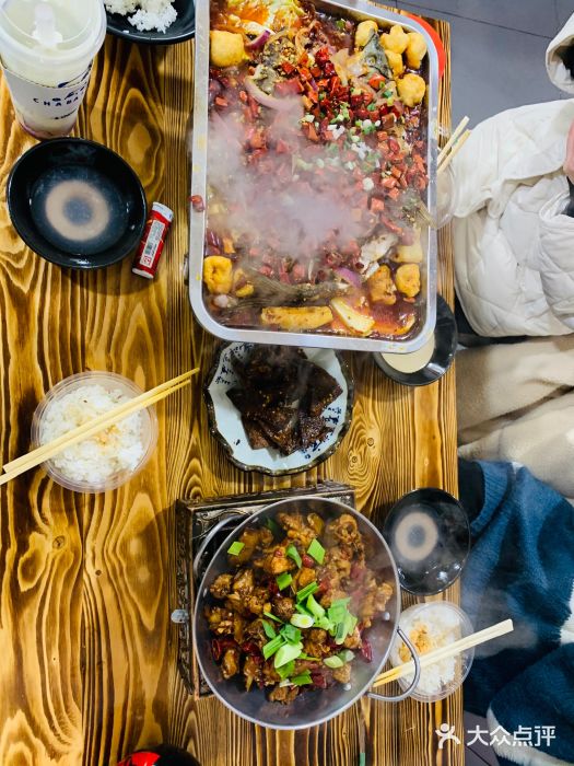 小球滚滚湘菜馆·烤鱼·口味虾(太平街店)图片