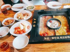 -老牌坊云南鱼豆花火锅(爱建店)