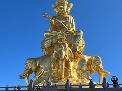 -峨眉山报国寺