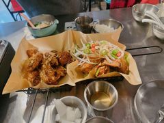 炸鸡一半一半-富乐满韩国正宗炸鸡韩国料理(虹泉路店)