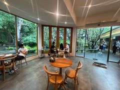 -Chom Cafe and Restaurant