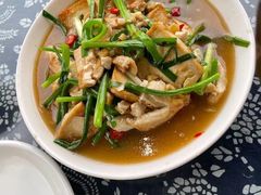 -临江餐馆二楼美食部落