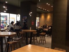 大堂-星巴克臻选(舟山凯虹广场店)