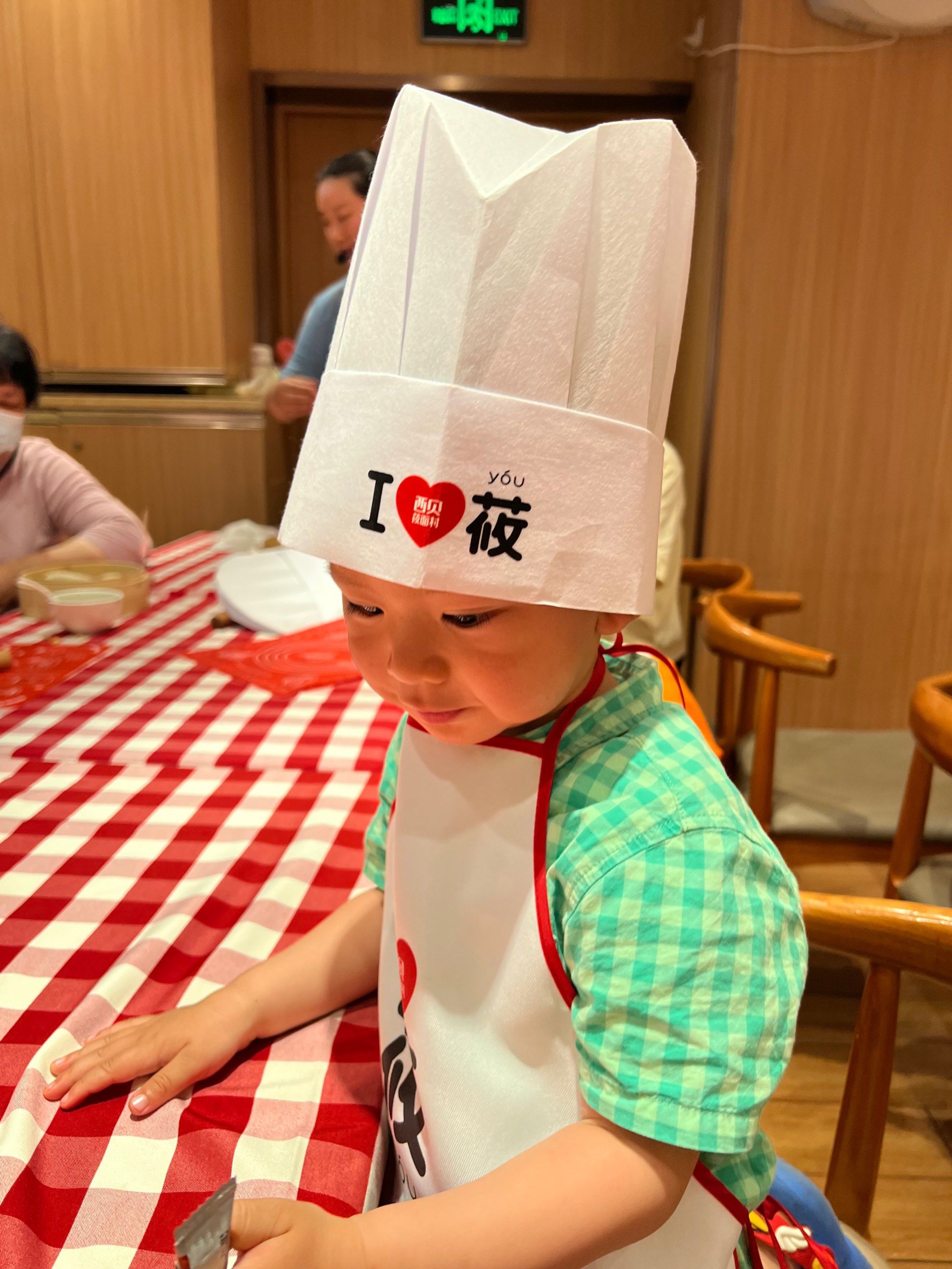 小小厨师挑战烹饪