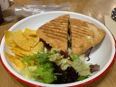 烤猪肉配口袋面包-HELLO 27 意面·沙拉·帕尼尼