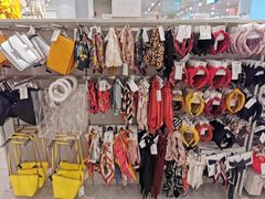 -H&M(天一广场店)