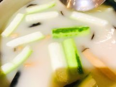 浓汤丝瓜煮山菌-俏江南(中山路先天下广场店)