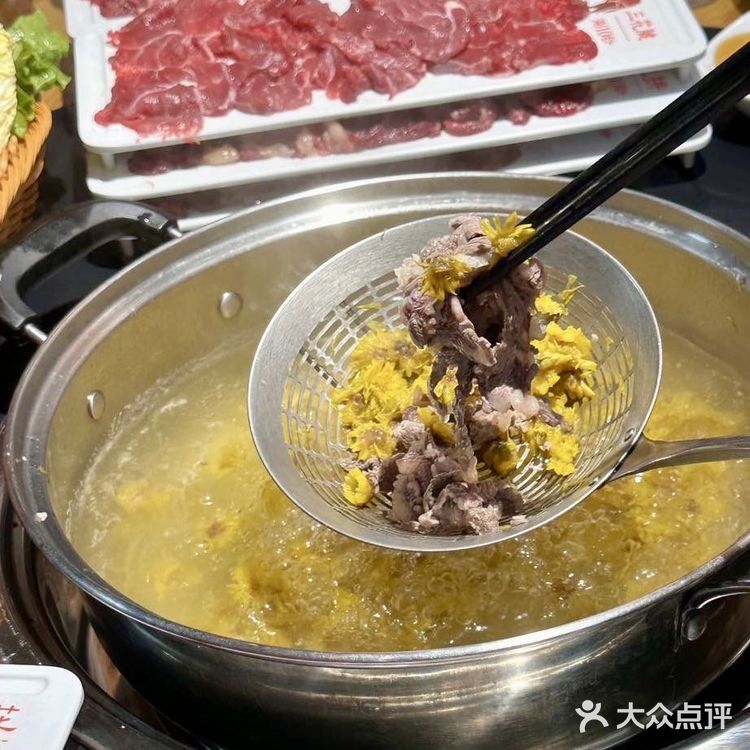 菊花汤底！被这家牛肉火锅狠狠拿捏了‼