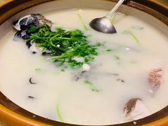 浓汤鱼头-老淳安—伴山伴湖(千岛湖开元度假村店)