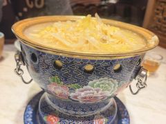 铜锅酸菜炖软骨-小吊梨汤·北京菜·烤鸭(鸟巢店)