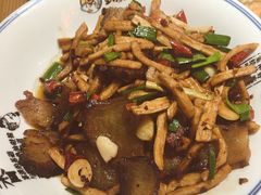 萝卜干炒腊肉-彭厨(武陵源店)