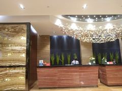 -武汉光谷广场杨家湾地铁站怡程酒店