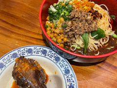 -爆炸头阿姨小四川正宗川味小吃(无任何分店)