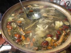 -威邵鸡煲(西华路总店)