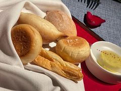 -弦月窗LUNETTE BY AMANDA(复兴路店)