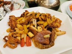 -东豪园林海鲜酒家(南港路辅路店)