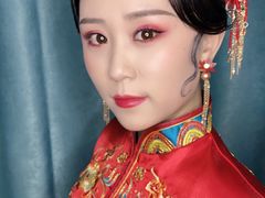 -贺加贝化妆美甲培训学校