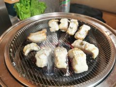 招牌活烤鳗鱼-围炉肉舍•炭烤活鳗•丹东海鲜烤肉(步行街店)