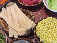-赵美丽·重庆社区火锅·直营店(火车东站·中豪国际店)