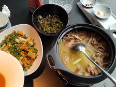 -凤凰湘语·海派湘菜(浦东旗舰店)