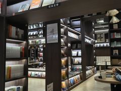 -钟书阁(群光广场店)
