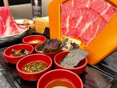 -牛YO寿喜烧·铁板烧和牛火锅自助(市府恒隆店)