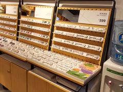 -LOOK眼镜·蔡司依视路配镜(宝山万达店)