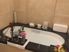 -广州富力丽思卡尔顿酒店