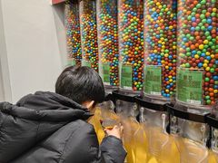 -m豆巧克力世界(上海世茂广场店)