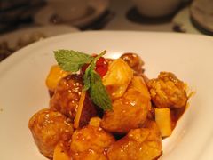 椰果菠萝咕噜肉-闻见中国海南菜(K11店)