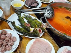 -苗伯妈酸汤火锅