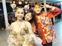 -金东尼人妖秀