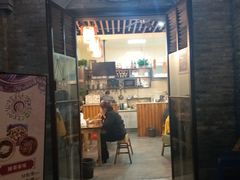 门面-猴哥酸菜米线