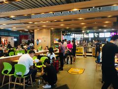 大堂-麦当劳(郑州东高铁站店)