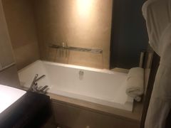 -广州天河希尔顿酒店