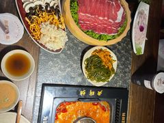 -老牌坊云南鱼豆花火锅(哈西万达店)