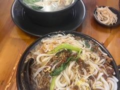 -丽虹云南过桥米线(兴工街店)