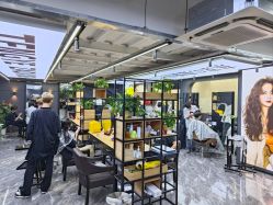 -藤野造型•烫染专业店