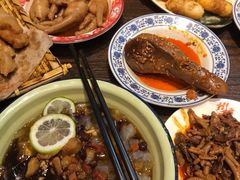 -爆炸头阿姨小四川正宗川味小吃(无任何分店)