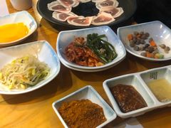 -唯成•韩国炭火烤肉 유성고기