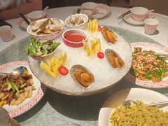 菠萝鲍鱼海鲜盘-谭厨中山传家菜.乳鸽.脆鲩鱼(华强北中航城店)