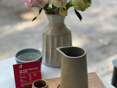 -彳亍咖啡·这里(水湾路店)