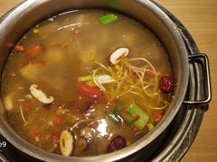 酸萝卜鸭架汤-守柴炉烤鸭(科华中路王府井店)