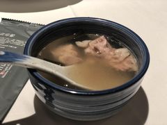 -八府香鸭·啫啫煲(华山路店)