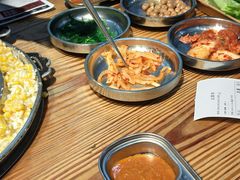 -青瓦炭韩潮烤肉(花园道店)