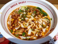 招牌红烧牛肉米粉-呷佬·长沙手工米粉(金沙江路店)