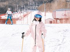 -亚布力新体委滑雪场