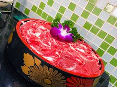鲜切黄牛肉-港迹·鲜围煮海鲜火锅(湖州时代广场店)