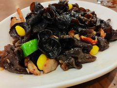 红枣木耳炒颈肉-园林美食城·本土农家菜(杨和镇店)